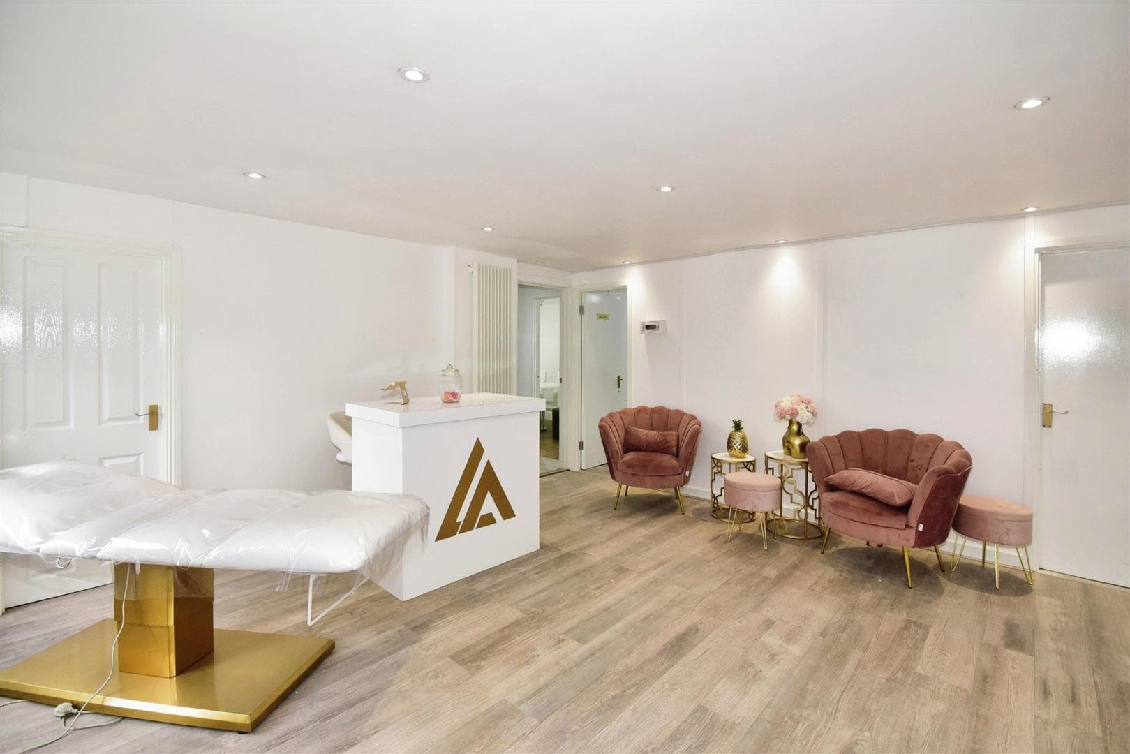 Queens Mews, Buckhurst Hill