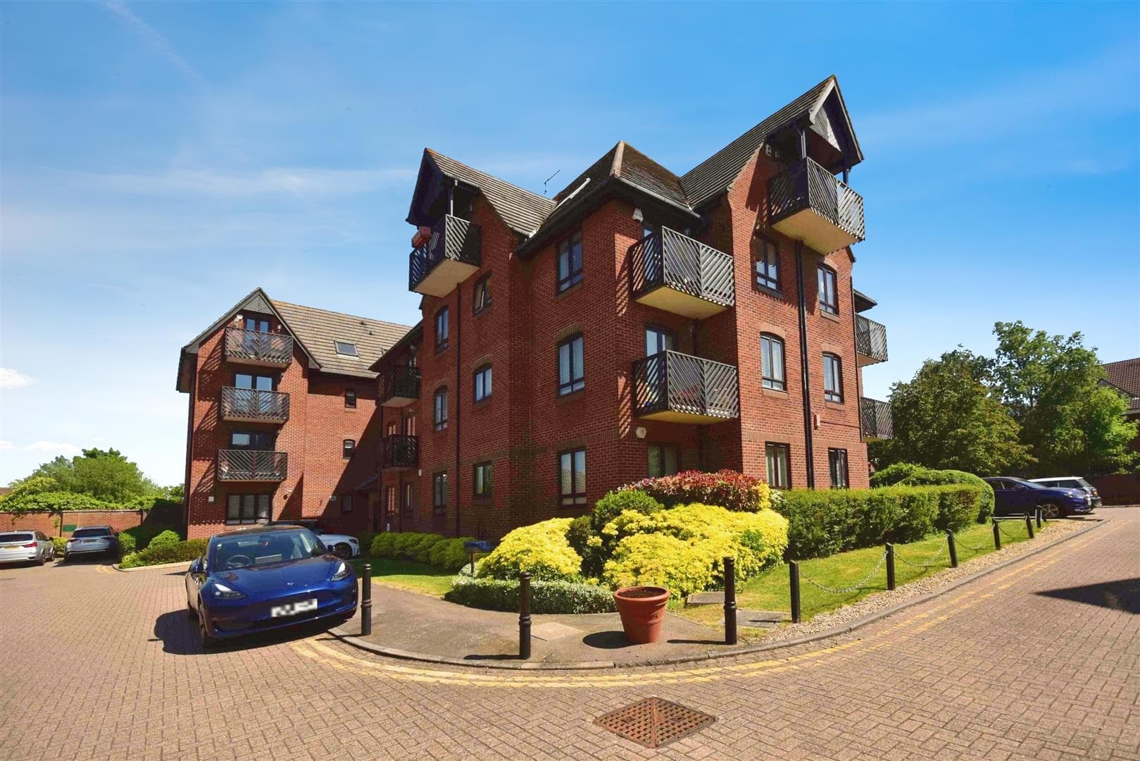 Boleyn Court, Epping New Road, Buckhurst Hill